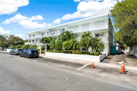 855 Dahlia Ln #306, Vero Beach, FL 32963