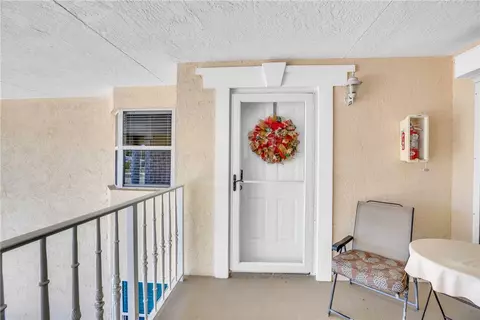 605 W Lake Jasmine Cir #204, Vero Beach, FL 32962