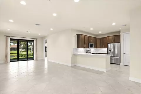 4347 Beauty Leaf Cir, Vero Beach, FL 32967