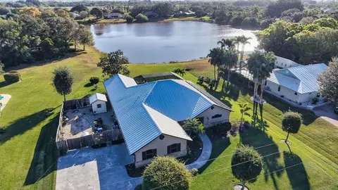 714 W Fischer Cir, Sebastian, FL 32958