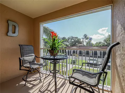 1570 S 42nd Cir #203, Vero Beach, FL 32967