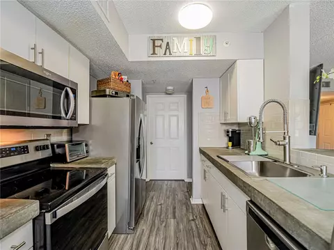 1570 S 42nd Cir #203, Vero Beach, FL 32967