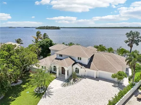 526 Point Ln, Vero Beach, FL 32963