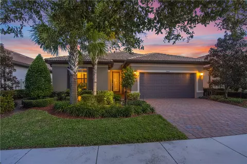5041 Pendelton Sq, Vero Beach, FL 32967