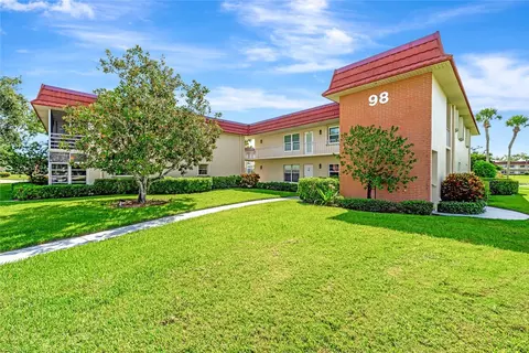 98 Spring Lake Dr #103, Vero Beach, FL 32962