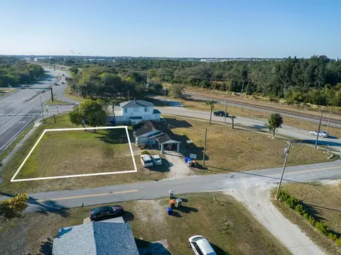1955 39th St, Vero Beach, FL 32960