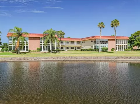 76 Royal Oak Dr #104, Vero Beach, FL 32962