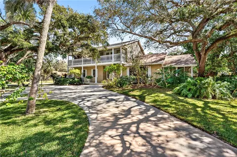 950 Winding River Rd, Vero Beach, FL 32963