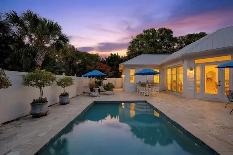 90 Strand Dr, Vero Beach, FL 32963