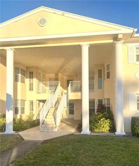 740 Lake Orchid Cir #103, Vero Beach, FL 32962