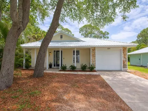 1304 32nd Ave SW, Vero Beach, FL 32968