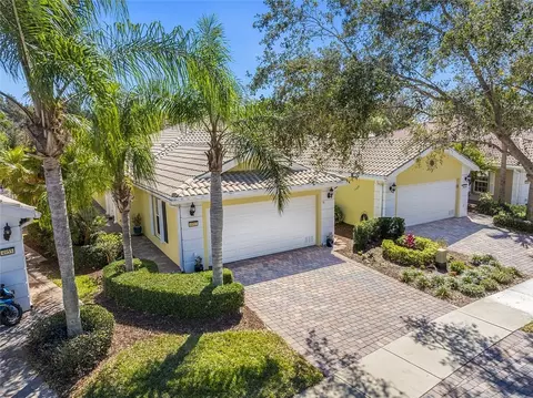 4957 Corsica Sq, Vero Beach, FL 32967