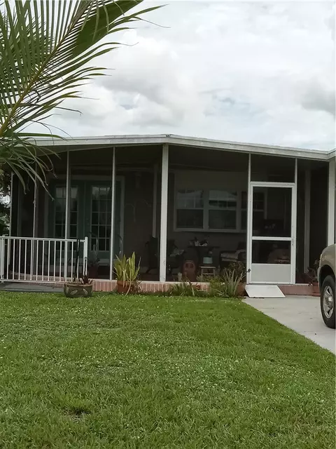 740 Lark Dr, Sebastian, FL 32976