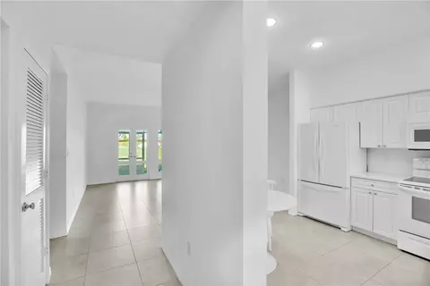 5040 Harmony Cir #105, Vero Beach, FL 32967