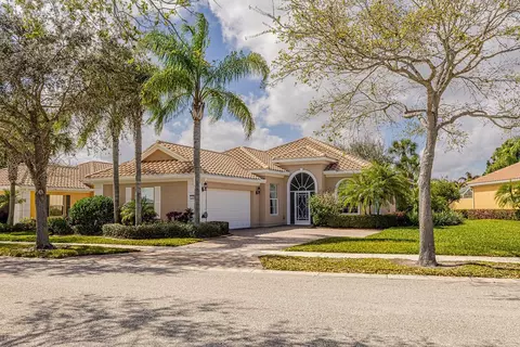 5242 Eleuthra Cir, Vero Beach, FL 32967