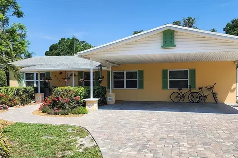 2367 Seville Ave, Vero Beach, FL 32960