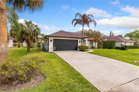 9440 87th St, Vero Beach, FL 32967