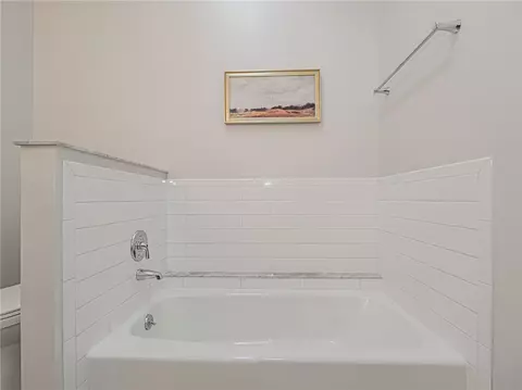 Bath - 452 Prestwick Ct, Melbourne, FL 32940 photo 2 of 4