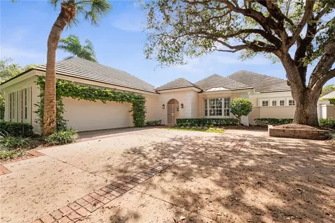 230 Sundial Ct, Vero Beach, FL 32963