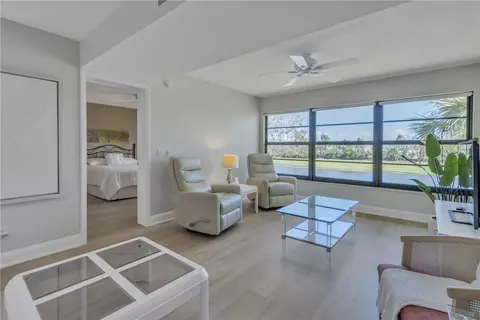 38 Plantation Dr #201, Vero Beach, FL 32966