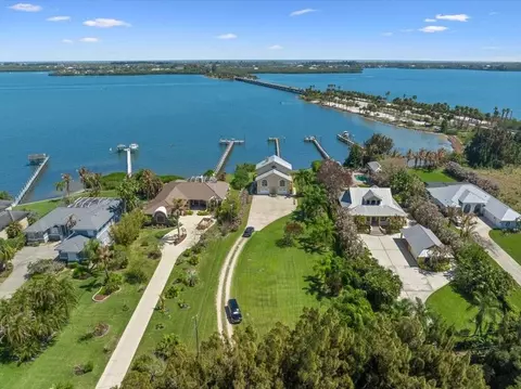 8820 44th Ave, Sebastian, FL 32958