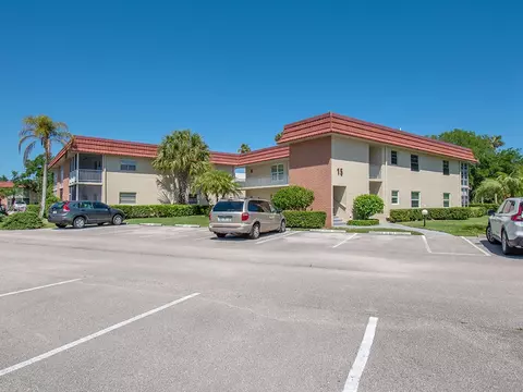15 Vista Palm Ln #102, Vero Beach, FL 32962
