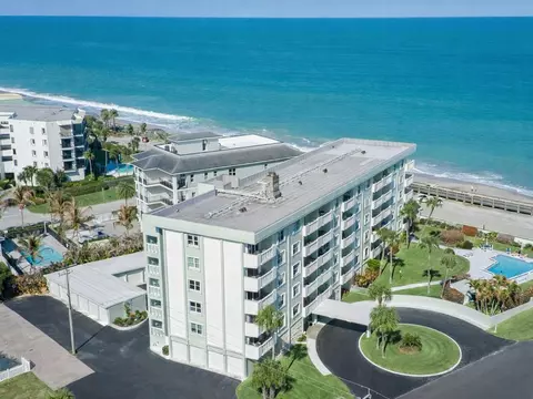 4049 Ocean Dr #204, Vero Beach, FL 32963