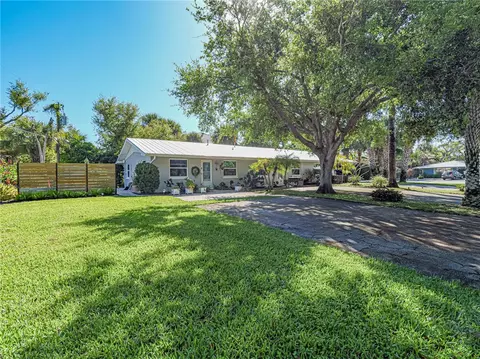 5008 Tradewinds Dr, Vero Beach, FL 32963