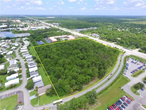 8701 20th St, Vero Beach, FL 32966
