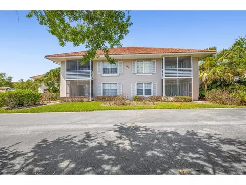 300 Grand Royale Cir #102, Vero Beach, FL 32962