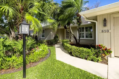 810 Fox Trl SW, Vero Beach, FL 32962