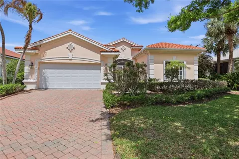1332 W Island Club Sq, Vero Beach, FL 32963