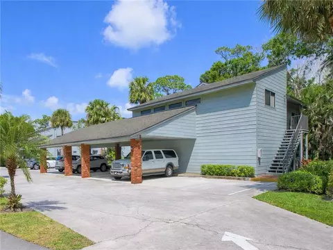 2000 Pine Creek Blvd #205, Vero Beach, FL 32966