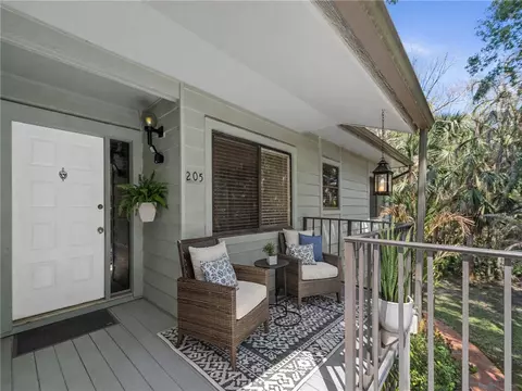 2000 Pine Creek Blvd #205, Vero Beach, FL 32966