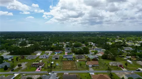 1050 Starfire St SE, Palm Bay, FL 32909