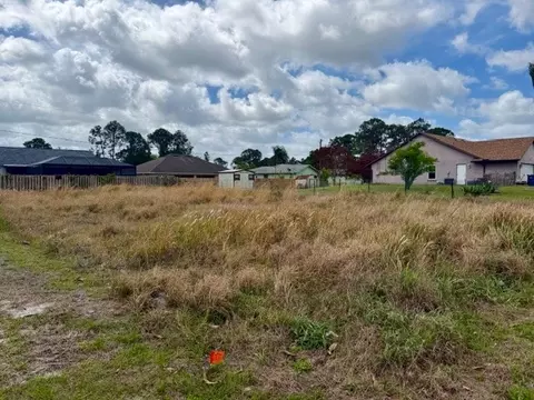 1050 Starfire St SE, Palm Bay, FL 32909