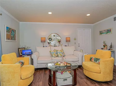 1135 3rd Ave #104, Vero Beach, FL 32960