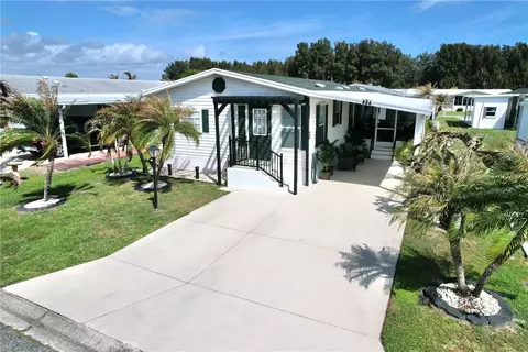 424 Loquat Dr, Barefoot Bay, FL 32976