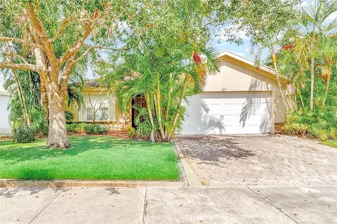427 Lexington Ave SW, Vero Beach, FL 32962
