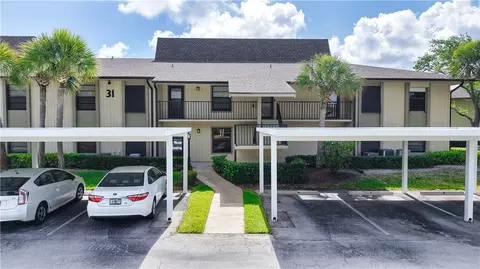 31 Plantation Dr #204, Vero Beach, FL 32966