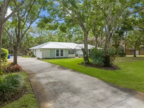 1240 40th Ave SW, Vero Beach, FL 32968