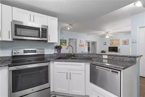 5095 Fairways Cir #I102, Vero Beach, FL 32967