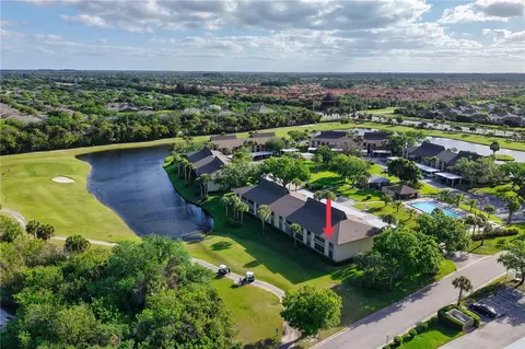 27 Plantation Dr #201, Vero Beach, FL 32966