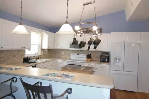 Kitchen - 4281 SW 10th Ave, Okeechobee, FL 34974 photo 2 of 2