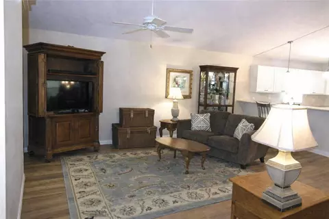 Living - 4281 SW 10th Ave, Okeechobee, FL 34974 photo 2 of 3