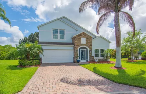 655 Valencia Cir SW, Vero Beach, FL 32968