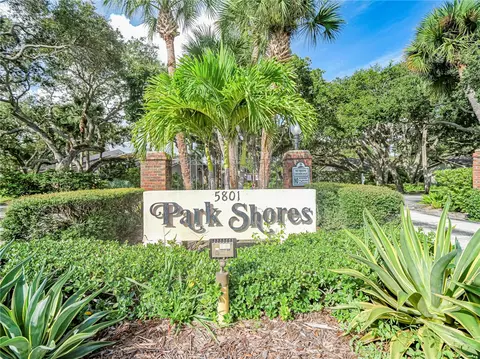 221 Park Shores Cir #221E, Vero Beach, FL 32963
