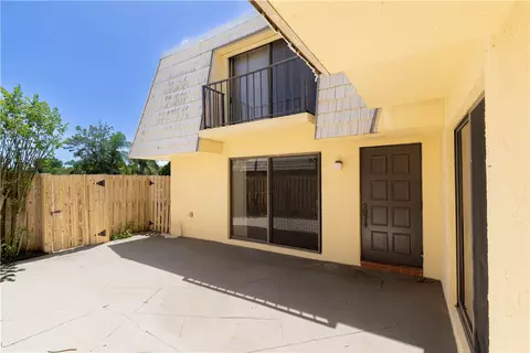 1170 6th Ave #24B, Vero Beach, FL 32960