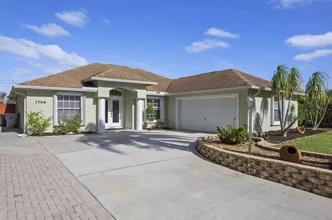 1746 Highland Dr SW, Vero Beach, FL 32962