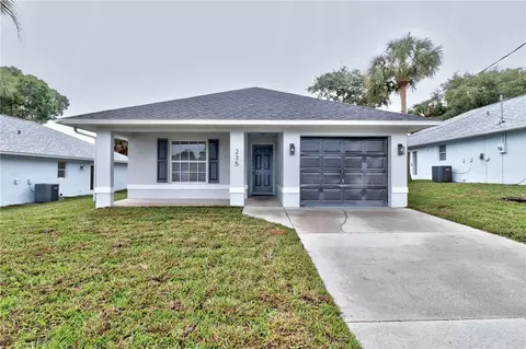 235 12th St SW, Vero Beach, FL 32962